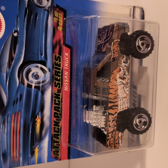 D1Hot Wheels  Nissan Truck shipping protector - Picture 2 of 3